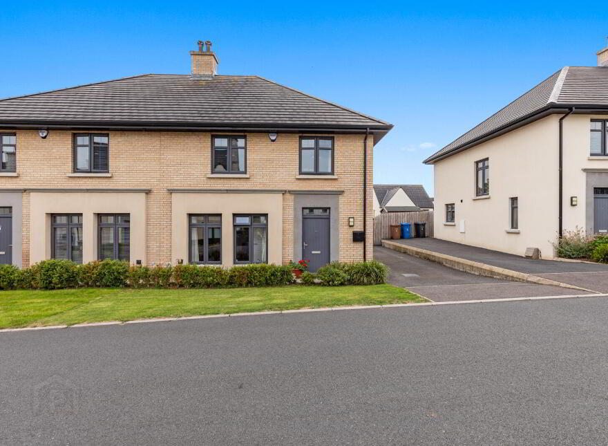 6 Pirrie Walk, Comber, Newtownards, BT23 5ZR