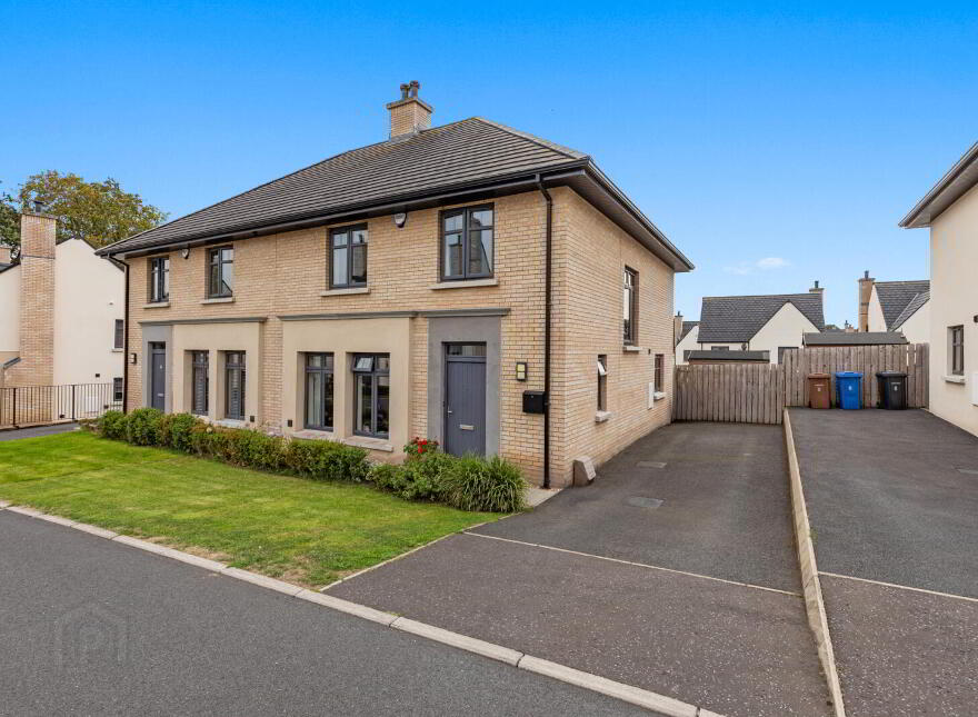 6 Pirrie Walk, Comber, Newtownards, BT23 5ZR