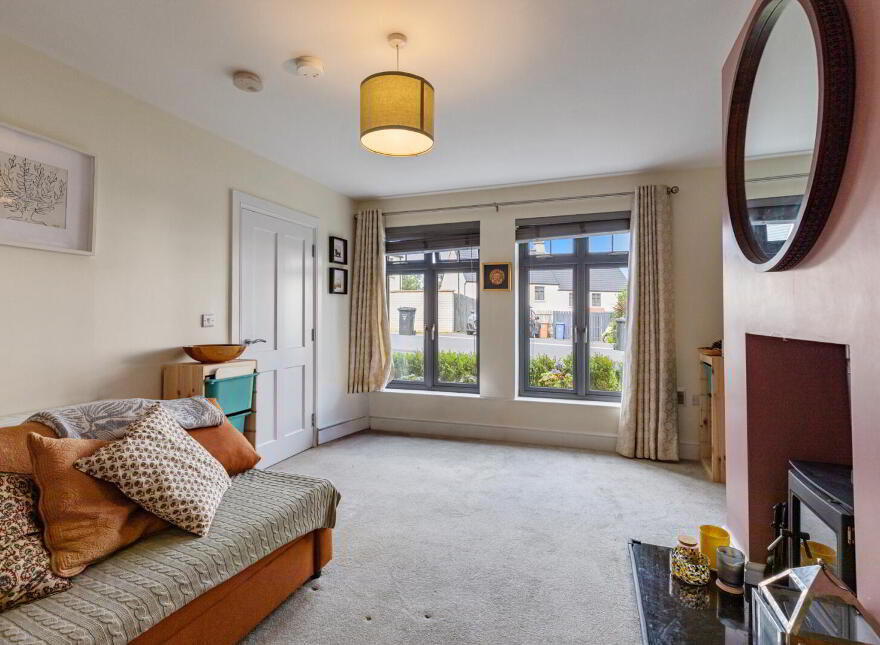 6 Pirrie Walk, Comber, Newtownards, BT23 5ZR