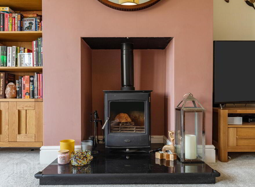 6 Pirrie Walk, Comber, Newtownards, BT23 5ZR
