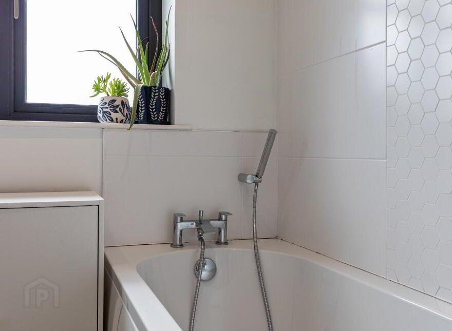 6 Pirrie Walk, Comber, Newtownards, BT23 5ZR