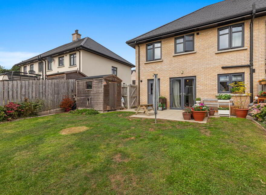 6 Pirrie Walk, Comber, Newtownards, BT23 5ZR
