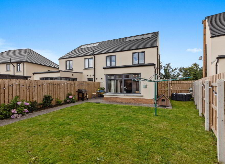 17 Mount Ober Drive, Belfast, BT8 6BJ