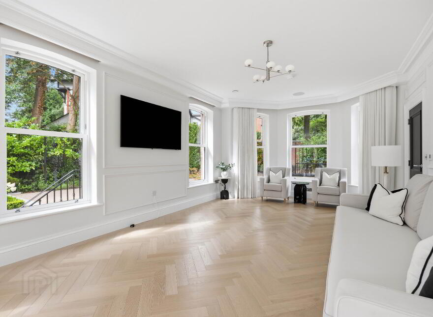 6 Sandown Park, Belfast, BT5 6JP