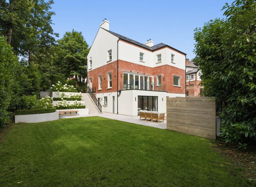 6 Sandown Park, Belfast, BT5 6JP