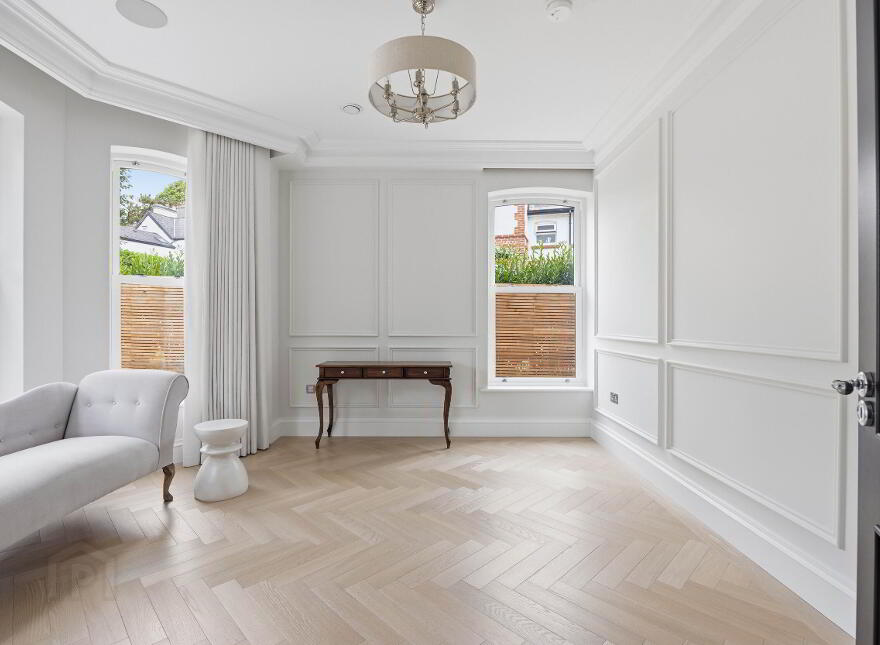 6 Sandown Park, Belfast, BT5 6JP