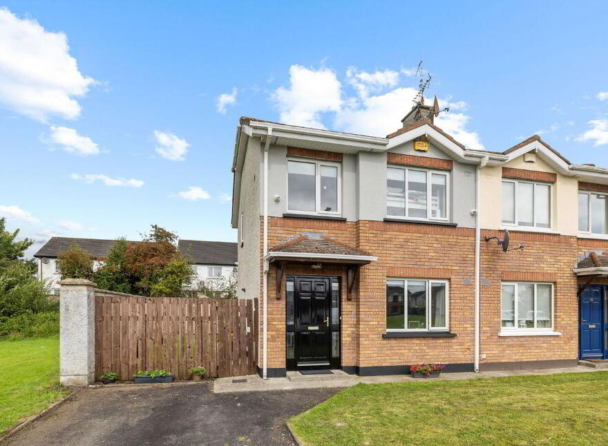 22 The Crescent, Lennonstown Manor, Dundalk, A91R2A4 photo