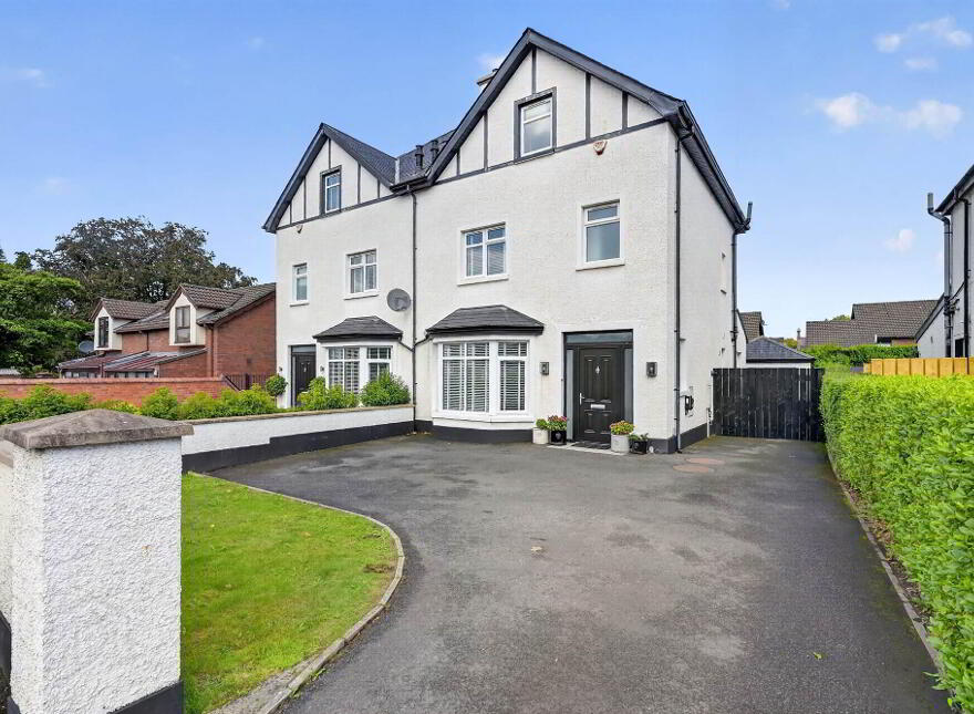 10 Balmoral Avenue, Belfast, BT9 6NW