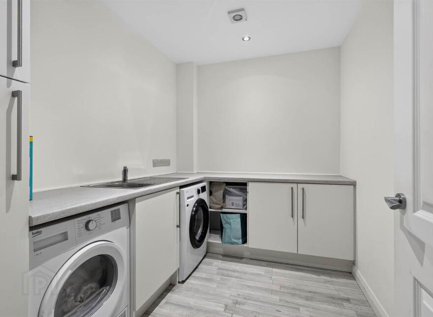 10 Balmoral Avenue, Belfast, BT9 6NW