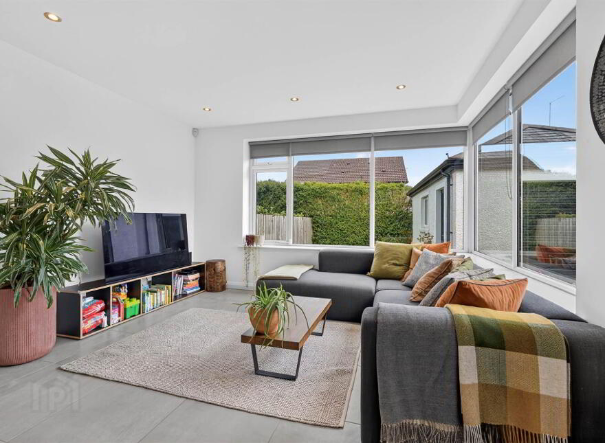 10 Balmoral Avenue, Belfast, BT9 6NW