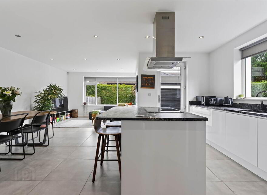 10 Balmoral Avenue, Belfast, BT9 6NW