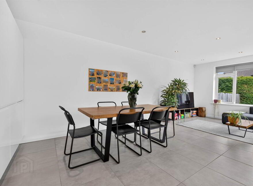 10 Balmoral Avenue, Belfast, BT9 6NW