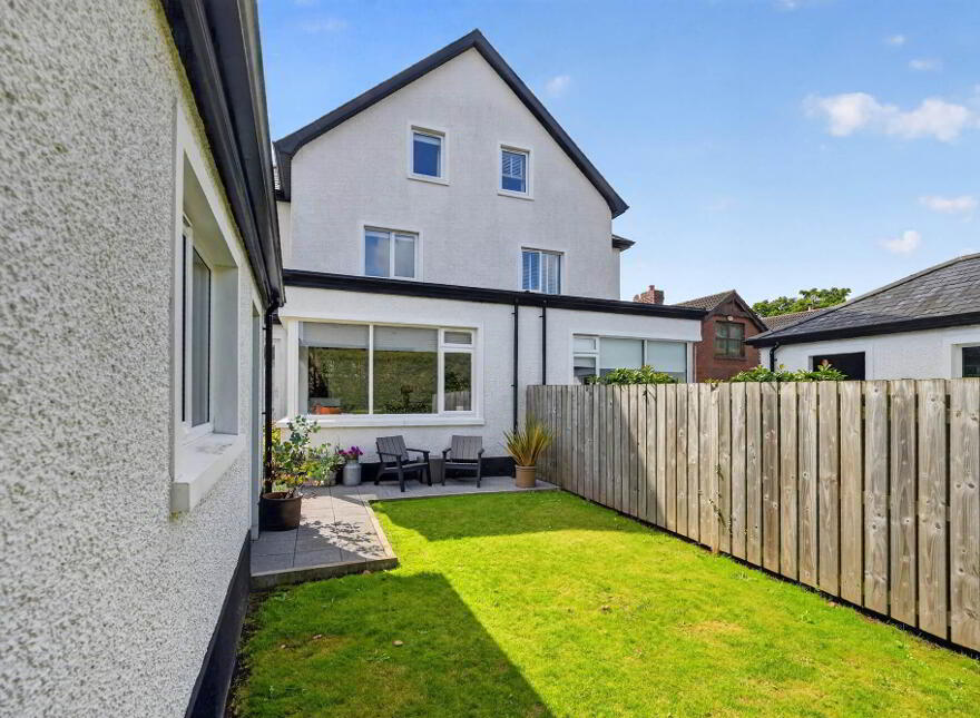 10 Balmoral Avenue, Belfast, BT9 6NW