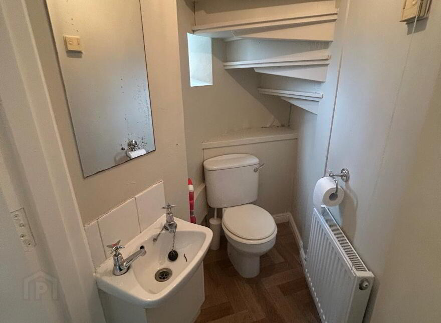 East Gate Lodge, 86 Larne Road, Ballycarry, Carrickfergus, BT38 9JN