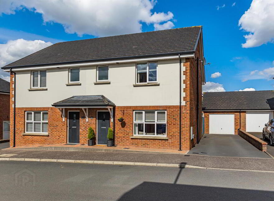 6 Hillview, Moneyreagh, BT23 6EZ
