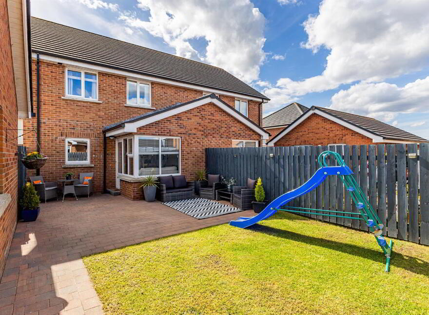 6 Hillview, Moneyreagh, BT23 6EZ