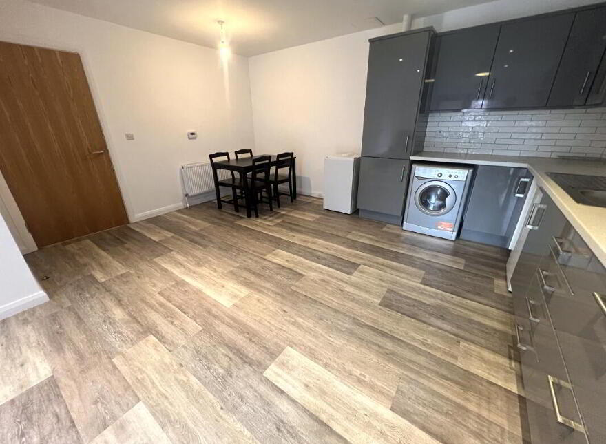 Apartment 6 94 Sunnyside Street, Belfast, BT7 3EG