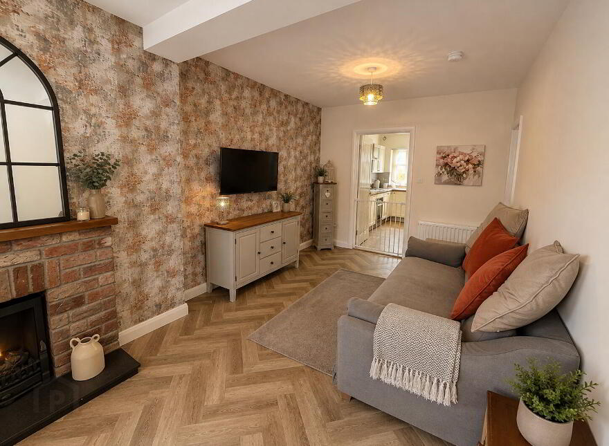 46 Low Road, Lisburn, BT27 4TJ