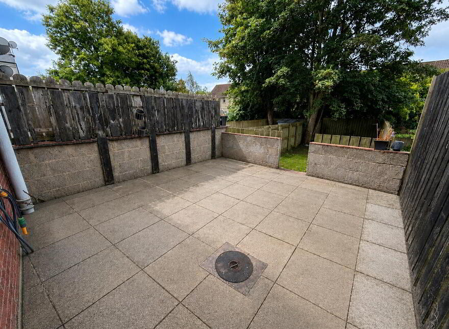 46 Low Road, Lisburn, BT27 4TJ