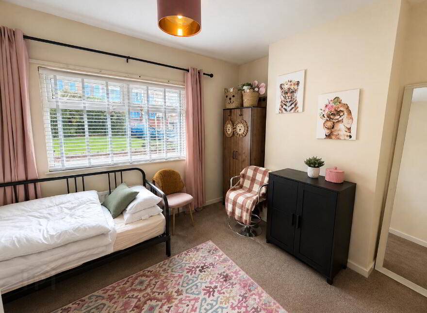 46 Low Road, Lisburn, BT27 4TJ