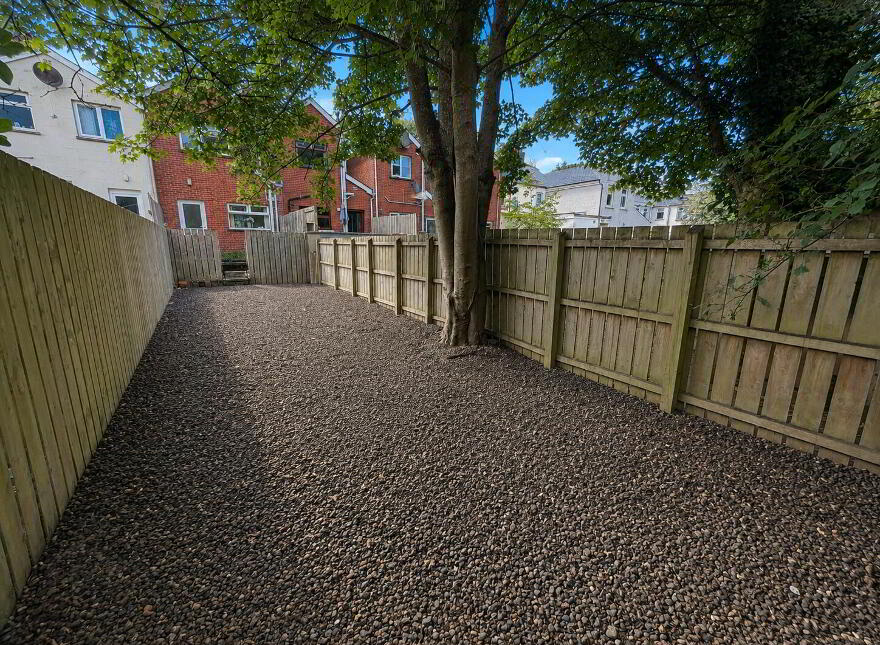 46 Low Road, Lisburn, BT27 4TJ