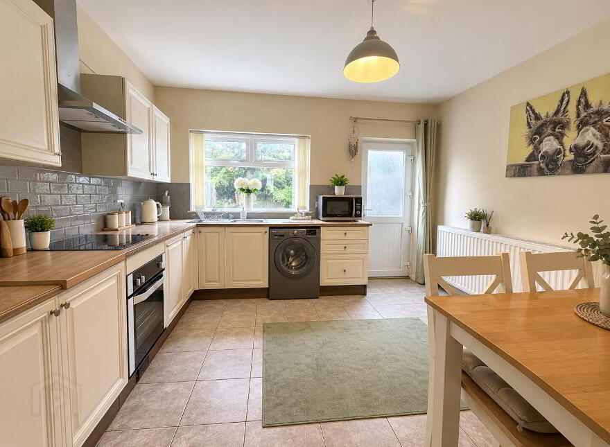 46 Low Road, Lisburn, BT27 4TJ