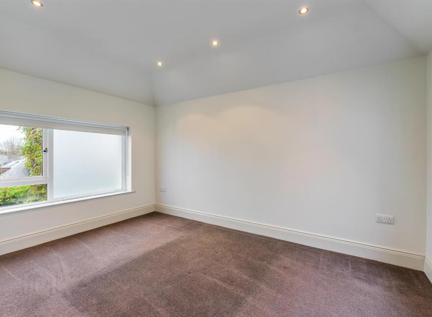 102 Kensington Road, Belfast, BT5 6NH