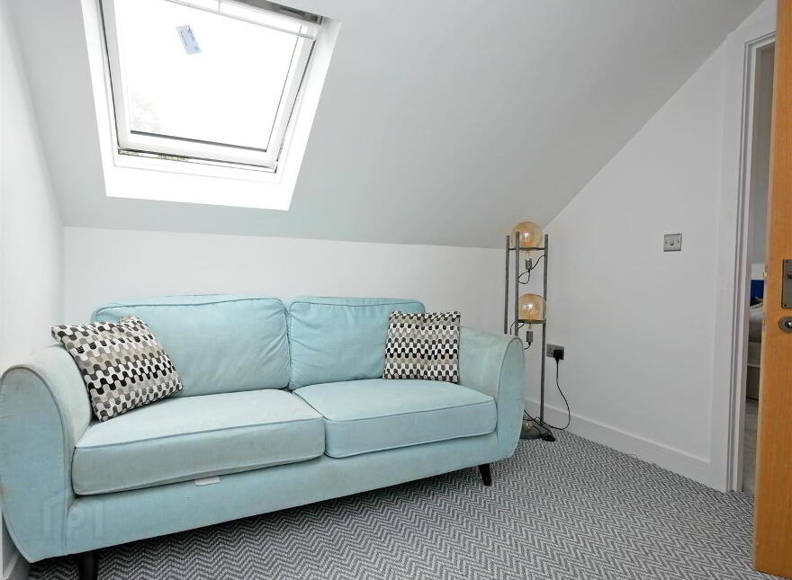 29 Mill Road West, Carryduff, Belfast, BT8 8HH