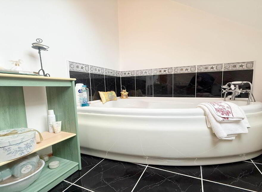 1 Riverside Mews, Meenaleck, Crolly, F92X7W8