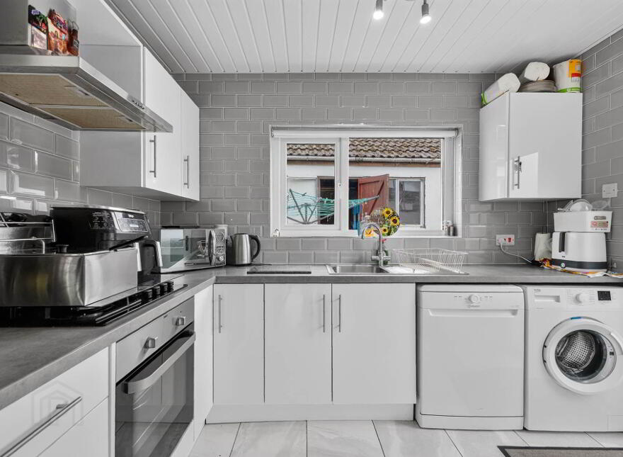 81 Moss Road, Lambeg, Lisburn, BT27 4NX