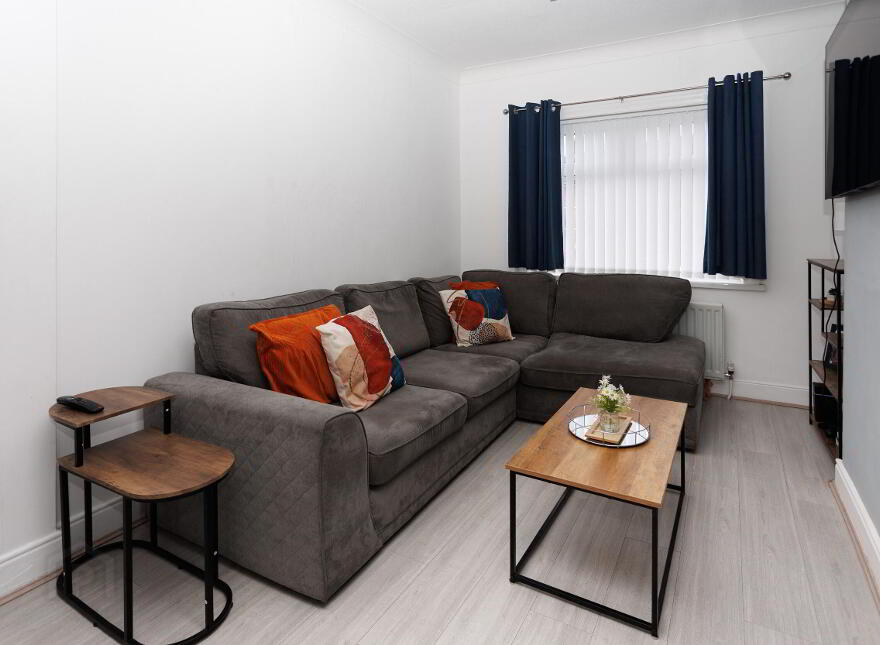 100 Hesketh Park, Belfast, BT14 7JS