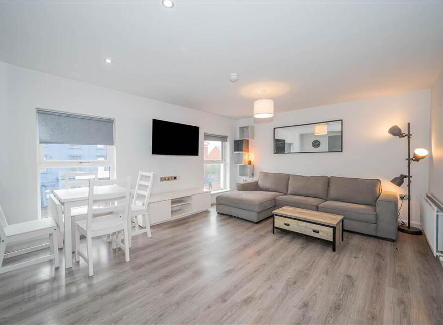 Apt 1 HWD, 124 High Street, Holywood, BT18 9HW