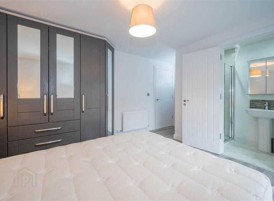 Apt 1 HWD, 124 High Street, Holywood, BT18 9HW