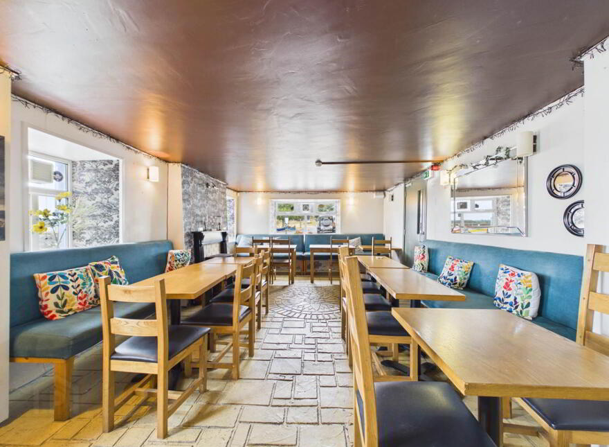 Suir Inn Restaurant, The Village, Cheek Point, X91T958