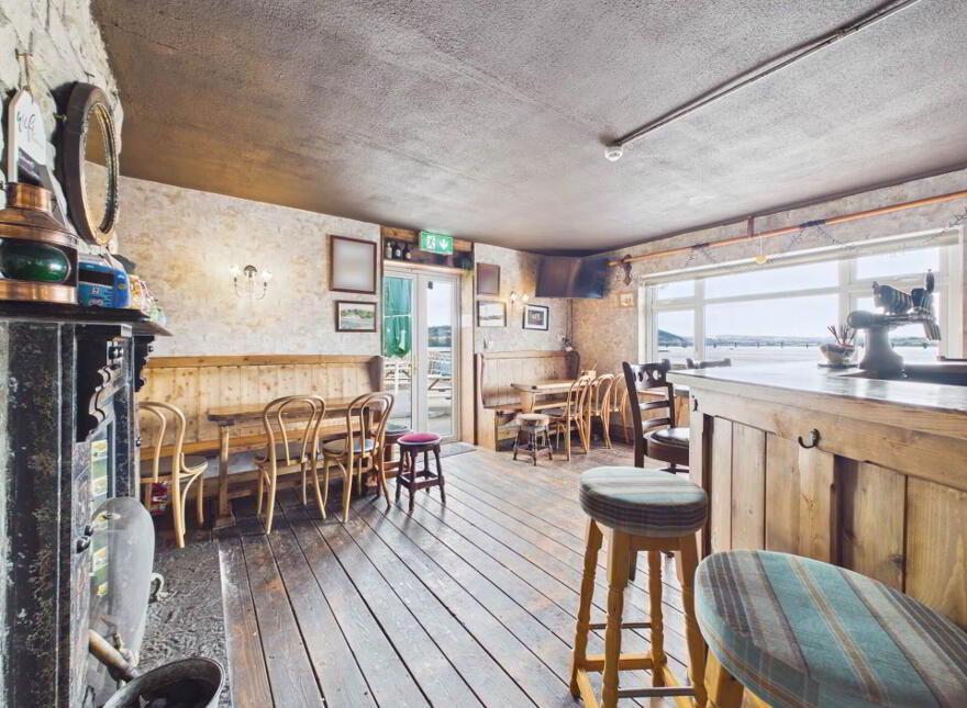 Suir Inn Restaurant, The Village, Cheek Point, X91T958