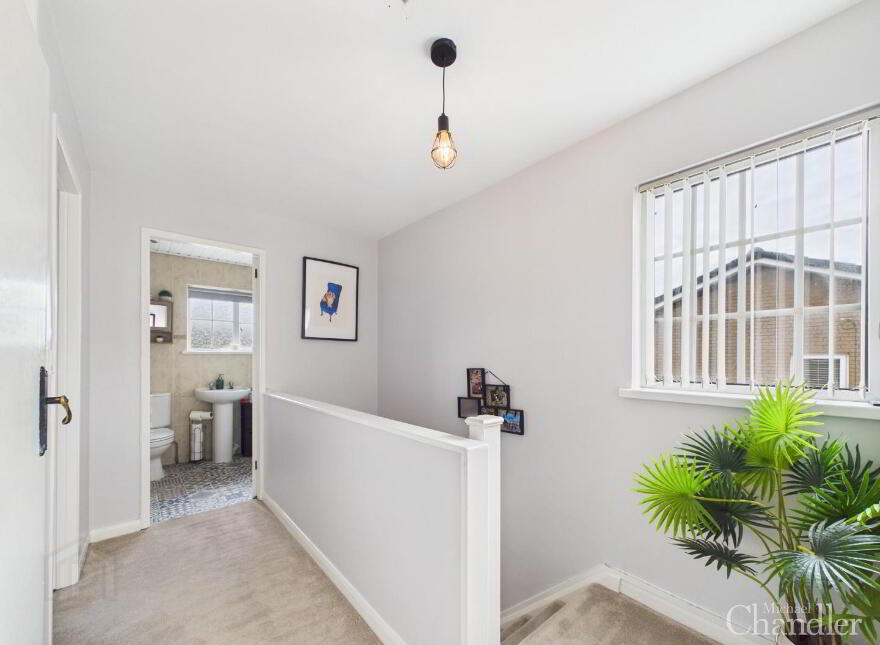5 Orchardville Crescent, Belfast, BT10 0JS