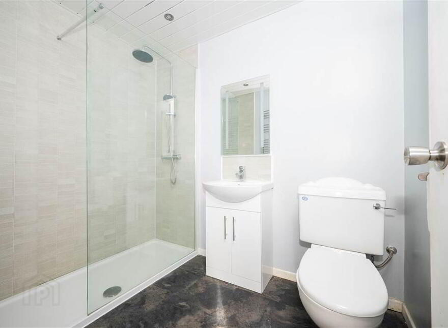 5 Sandhurst Court, Colenso Parade, Belfast, BT9 5BA