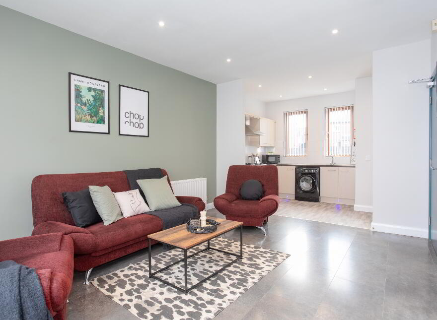 Room 3, Epworth Street, Belfast, BT5 4QR