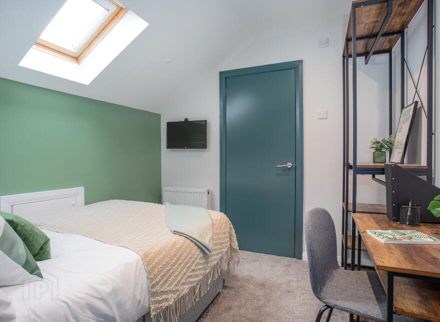 Room 3, Epworth Street, Belfast, BT5 4QR photo