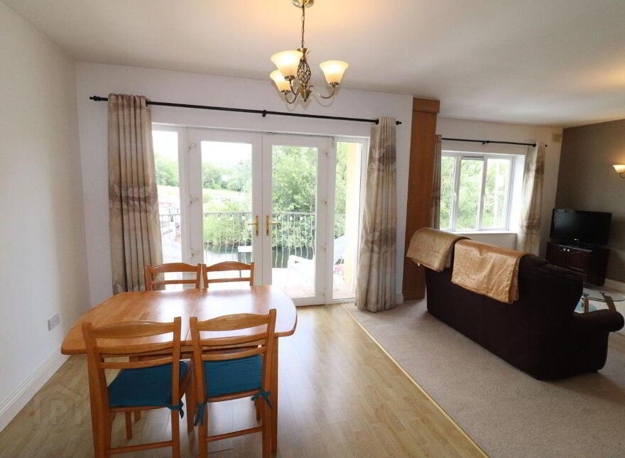 Apartment 10D Harbour Village, Killaloe, V94W7E2