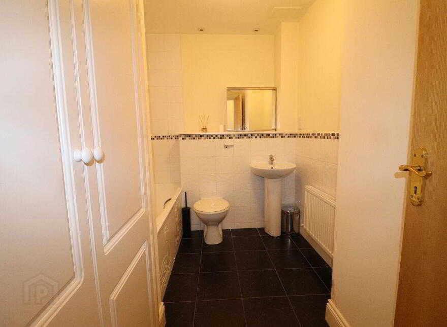 Apartment 10D Harbour Village, Killaloe, V94W7E2