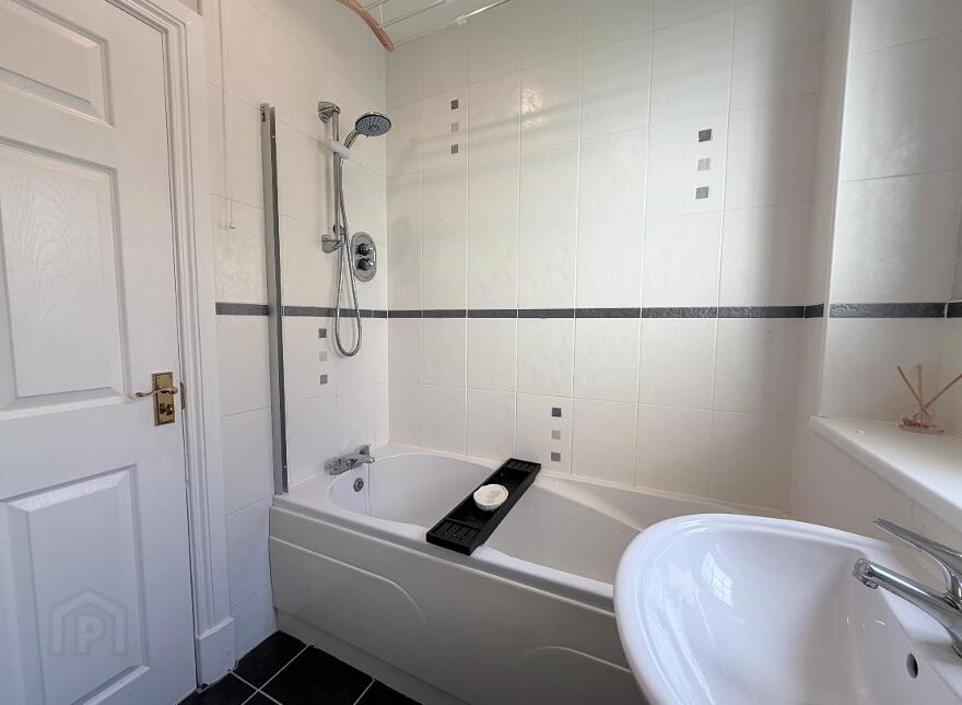 Apt 1, 67 Summerhill, Banbridge, BT32 3LJ