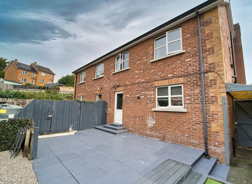 117 Causeway Meadows, Lisburn, BT28 2GE