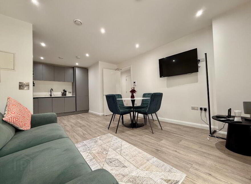 121 Coyles Place, Belfast, BT7 1FD