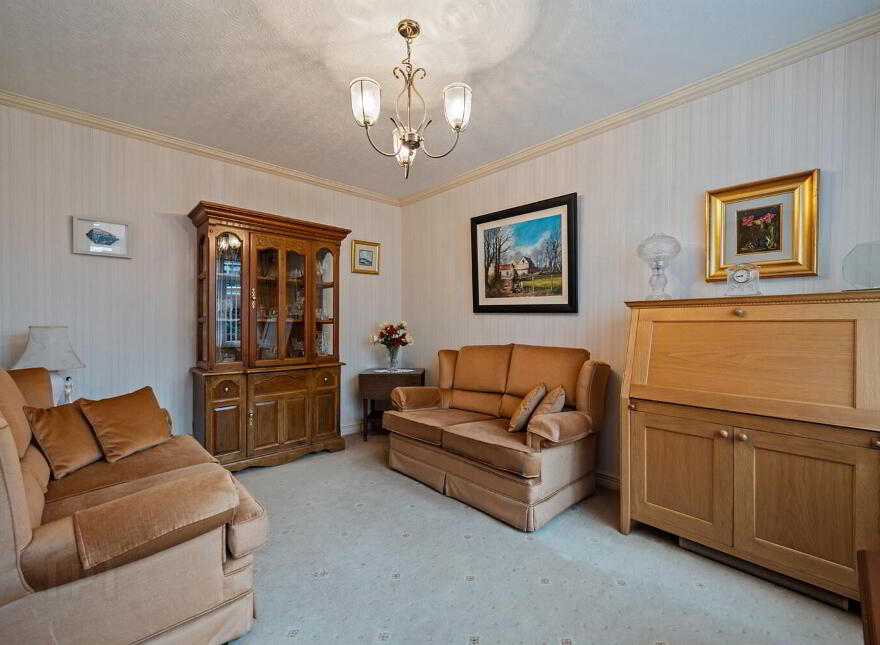 33 La Salle Park, Falls Road, Belfast, BT12 6DL