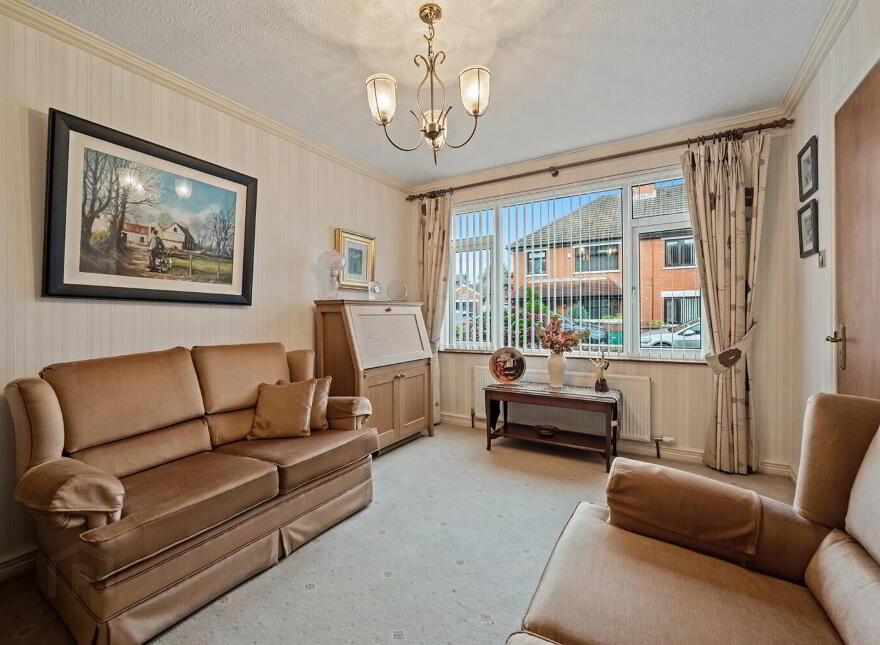 33 La Salle Park, Falls Road, Belfast, BT12 6DL