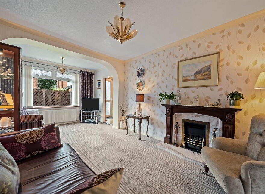 33 La Salle Park, Falls Road, Belfast, BT12 6DL