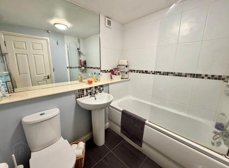 Apt 1, 72 Beech Heights, Wellington Square, Annadale Embankment, Belfast, BT7 3LQ