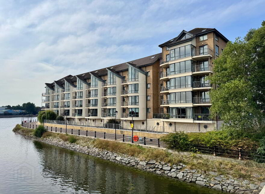 38 St Georges Harbour, Belfast, BT1 3SG photo