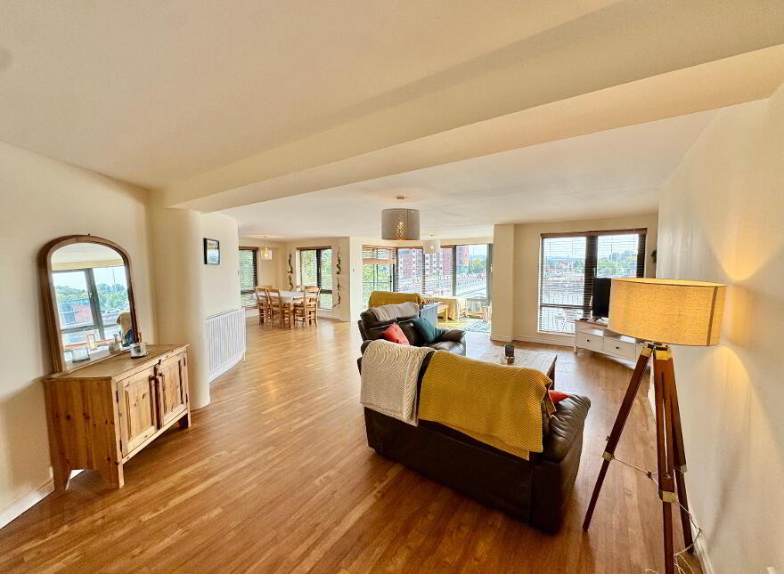 38 St Georges Harbour, Belfast, BT1 3SG